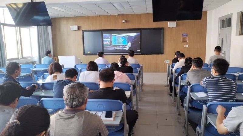 以下是一些广州地区知名的电工培训学校，供大家参考：